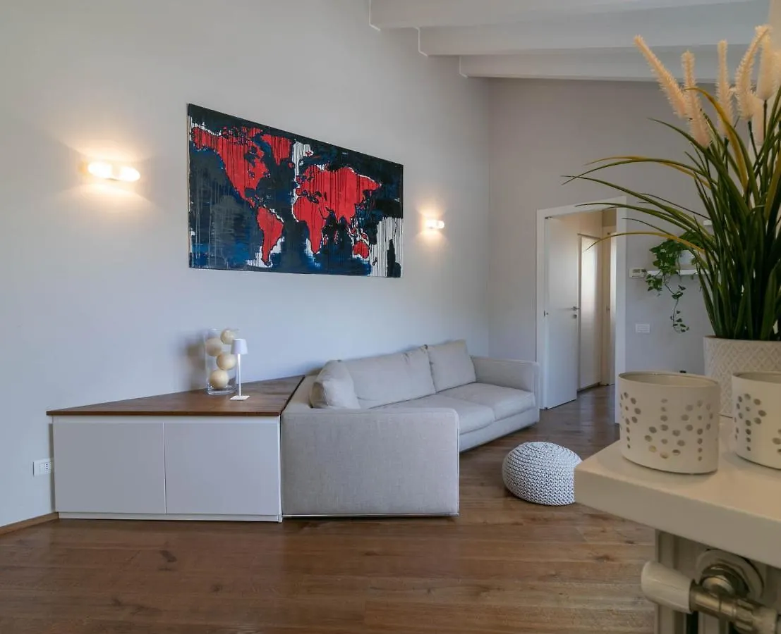 Mamma Ciccia Holiday Home - Cozy Attic Galbiate Italy