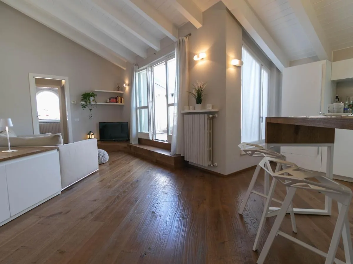 Mamma Ciccia Holiday Home - Cozy Attic Galbiate 0*,