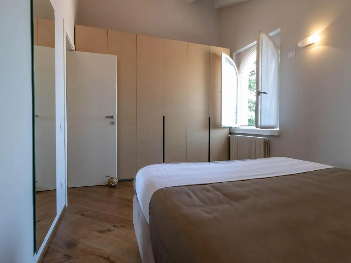 Apartment Mamma Ciccia Holiday Home - Cozy Attic Galbiate
