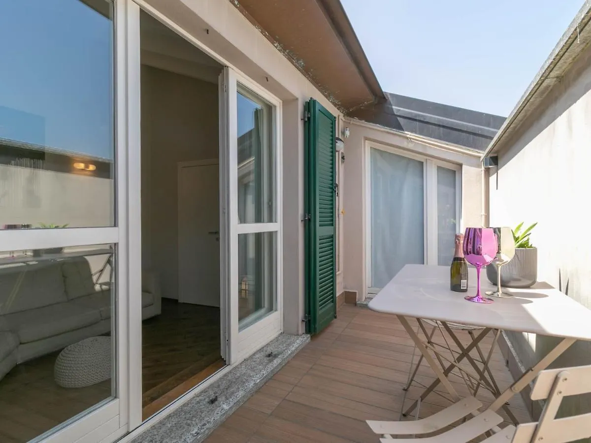 Apartment Mamma Ciccia Holiday Home - Cozy Attic Galbiate Italy