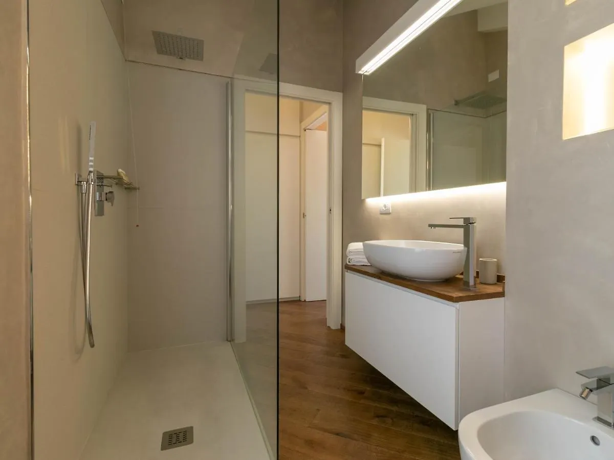 Apartment Mamma Ciccia Holiday Home - Cozy Attic Galbiate