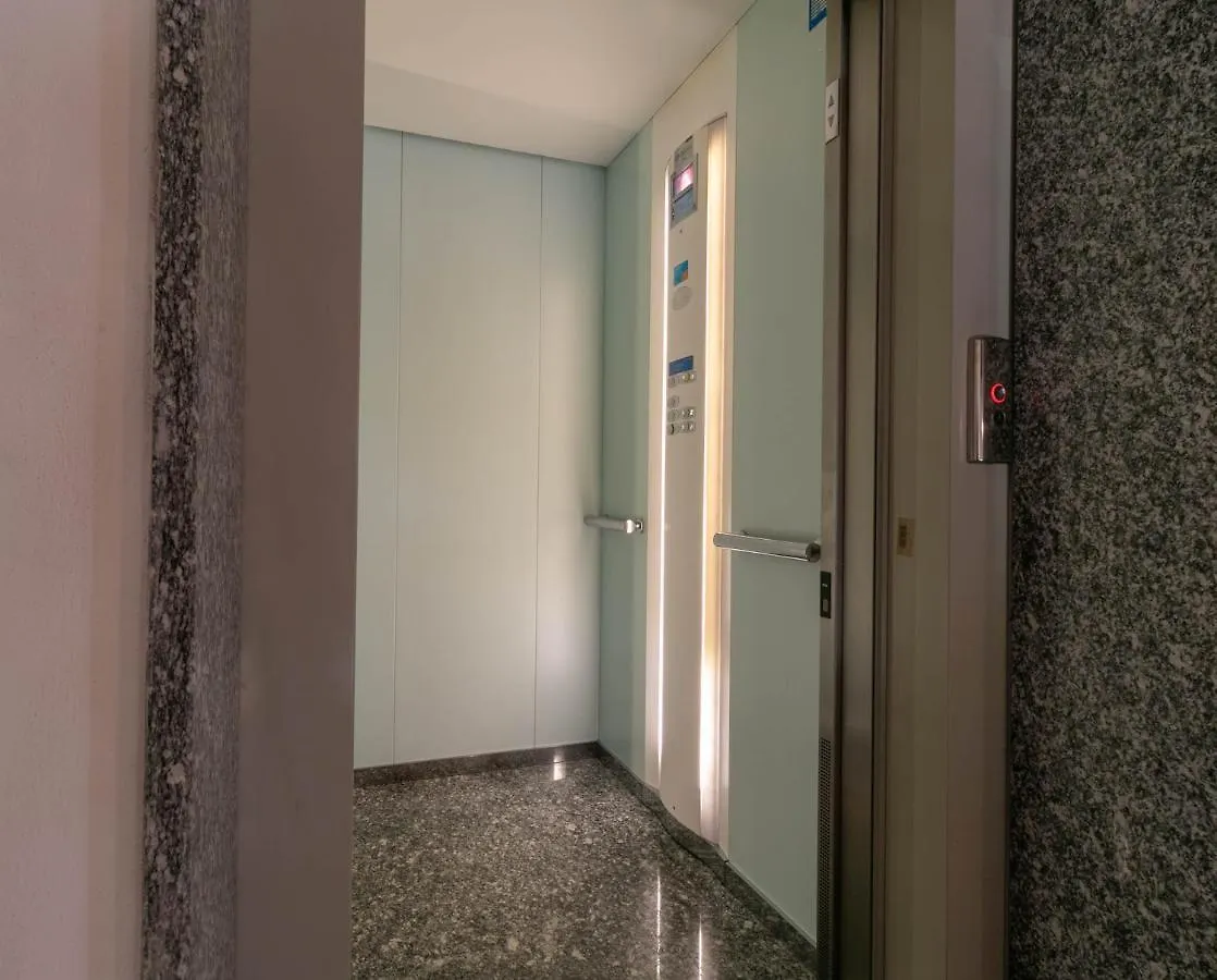 Apartment Mamma Ciccia Holiday Home - Cozy Attic Galbiate