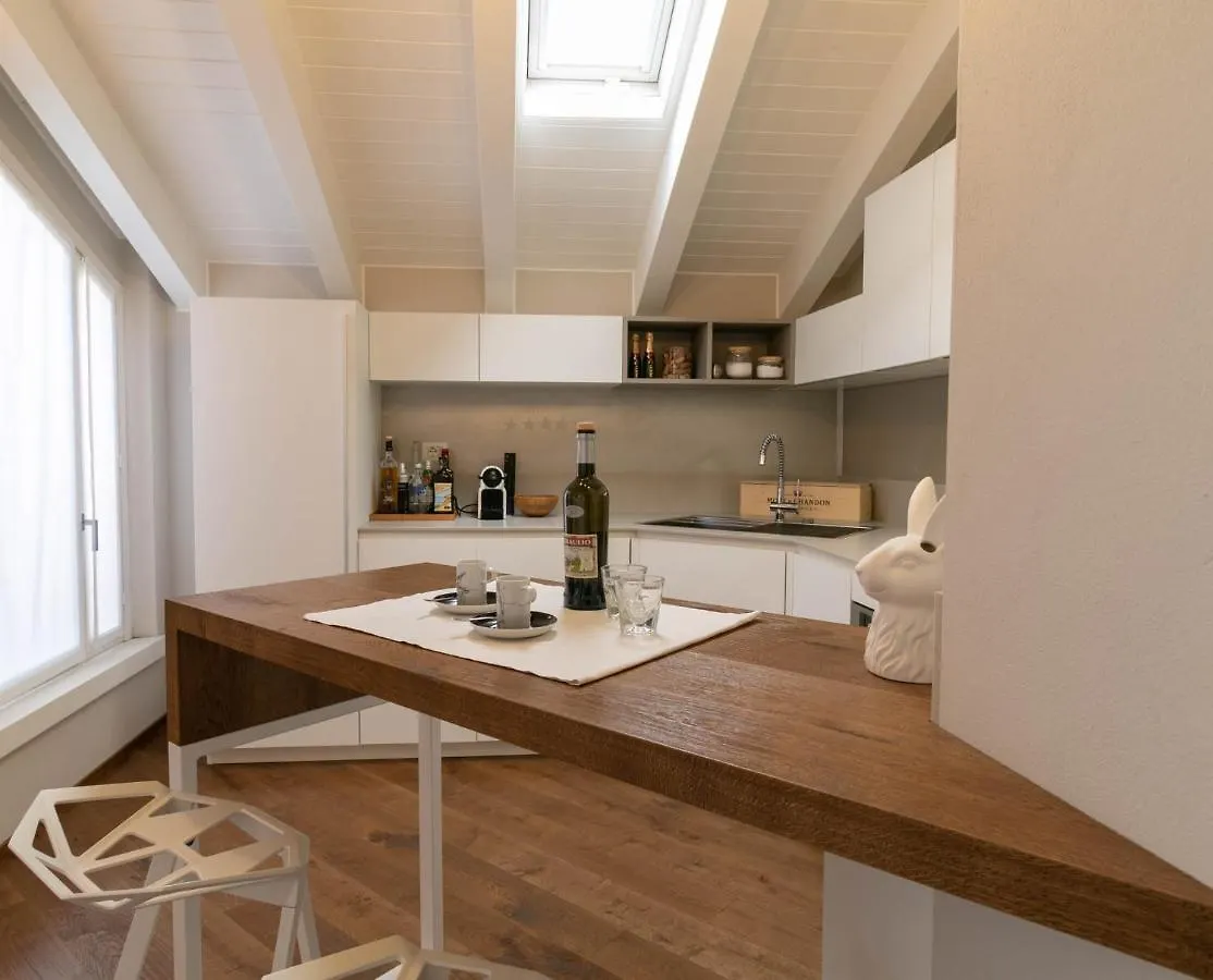 Mamma Ciccia Holiday Home - Cozy Attic Galbiate Apartment
