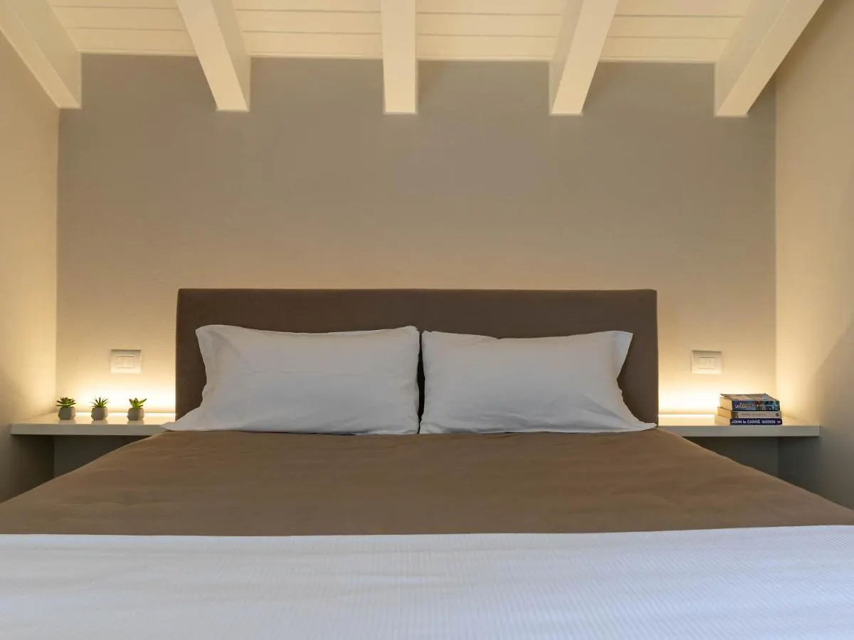 Mamma Ciccia Holiday Home - Cozy Attic Galbiate 0*,