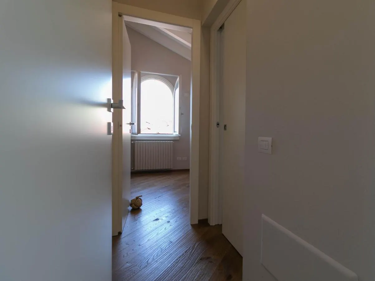Mamma Ciccia Holiday Home - Cozy Attic Galbiate Apartment
