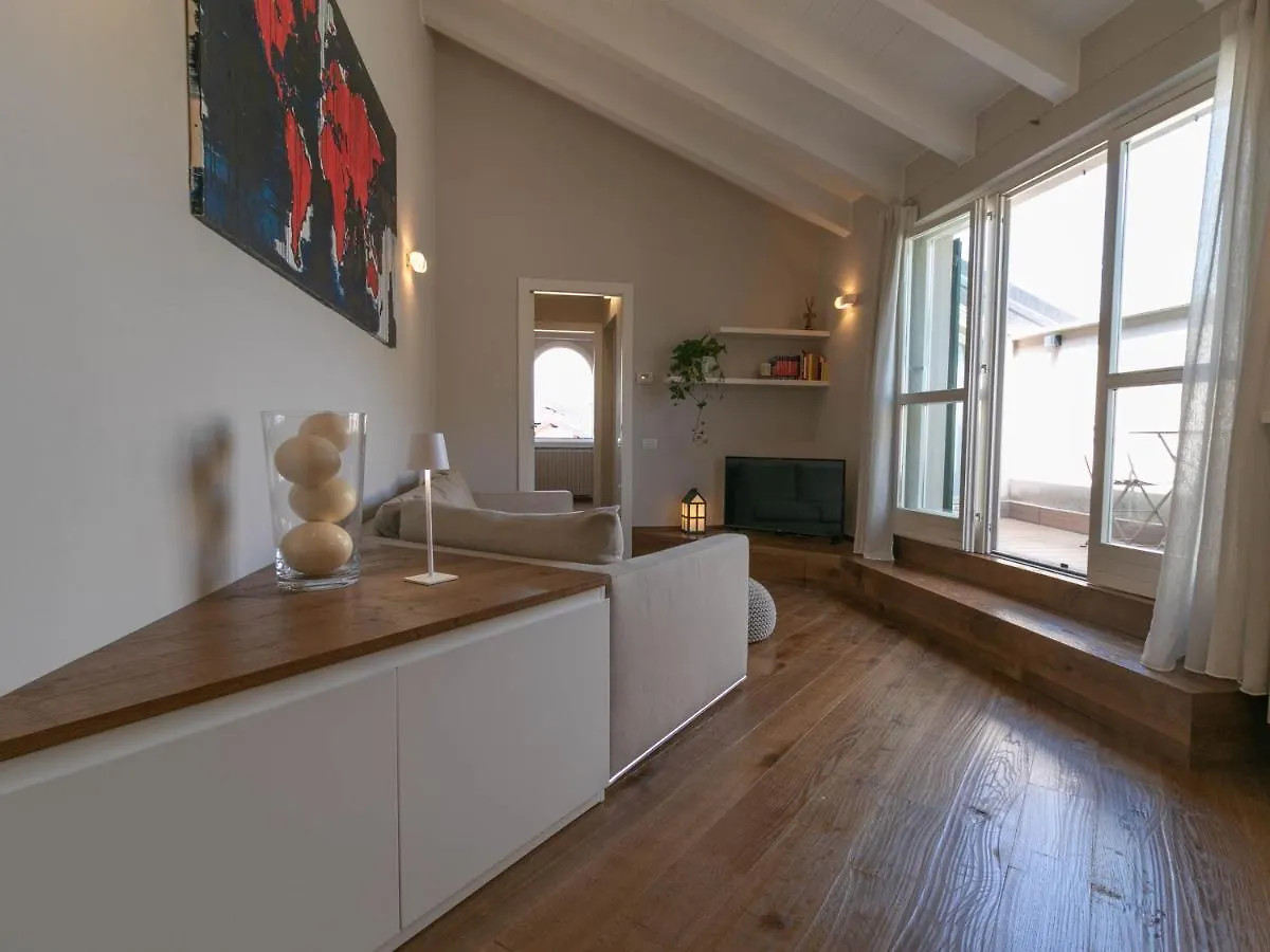 Mamma Ciccia Holiday Home - Cozy Attic Galbiate 0*,